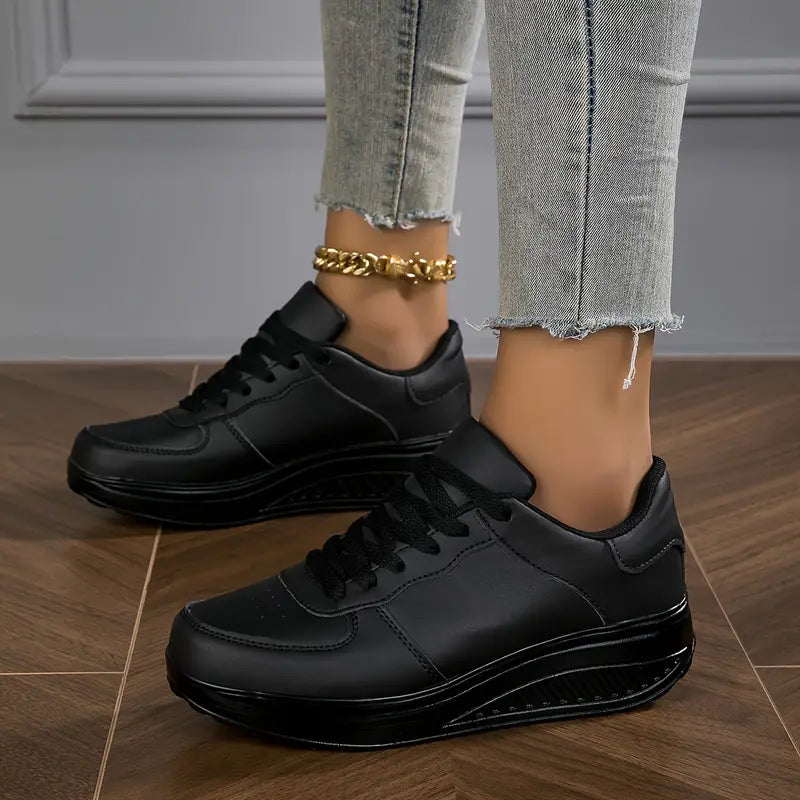 DAMI / DAMENSNEAKER: ATMUNGSAKTIVE SCHUHE MIT PLATEAUSOHLE