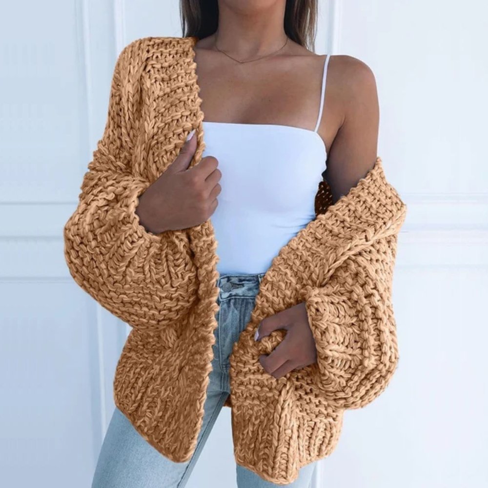 Johanna | Elegante Damen Strickjacke aus grober Wolle