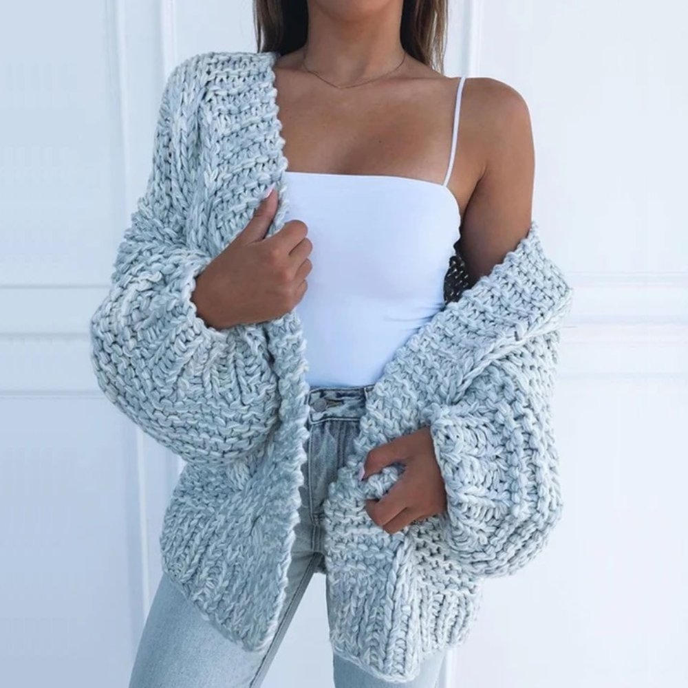 Johanna | Elegante Damen Strickjacke aus grober Wolle