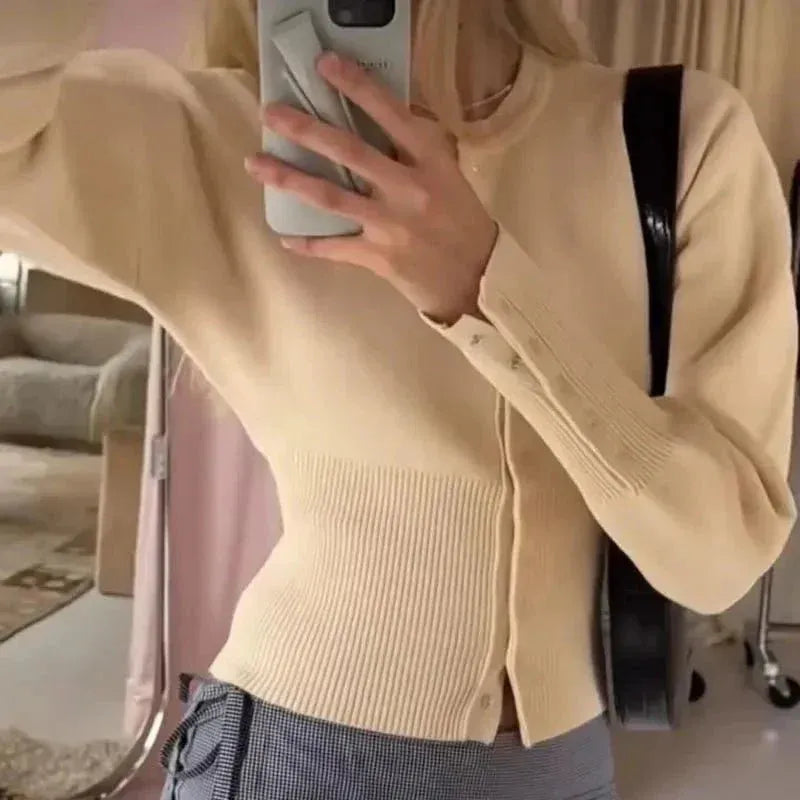Pauline | Elegante Damen Strickjacke mit Rippenstruktur