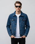 Klassische Herrenjacke mit Brusttaschen und Kragen