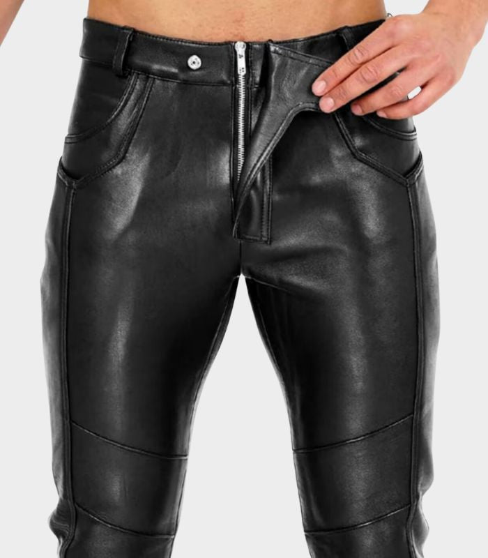 Hose für Herren im Skinny-Fit mit Coating und Teilungsnähten im Kniebereich