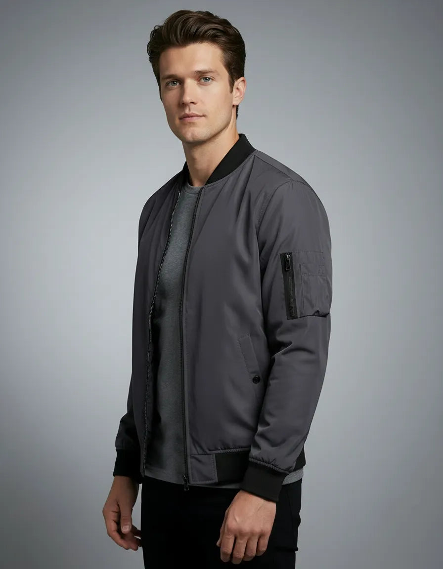 Leichte Bomberjacke für Herren mit Rippbündchen und kragenlosem Design