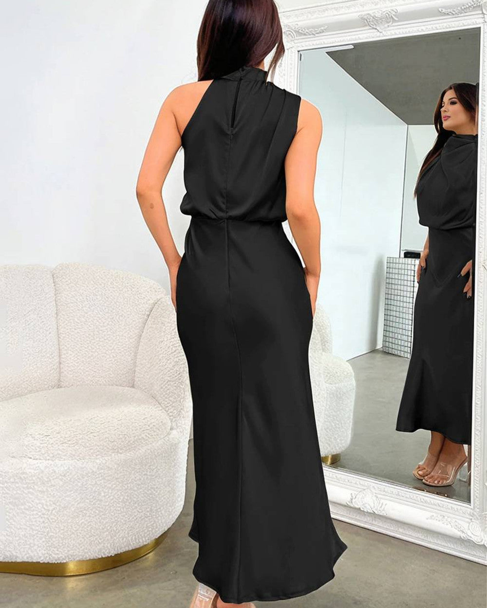 Lena Langes Abendkleid Neckholder Satin