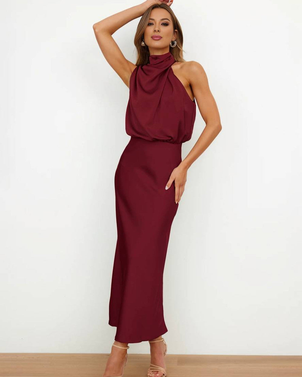 Lena Langes Abendkleid Neckholder Satin