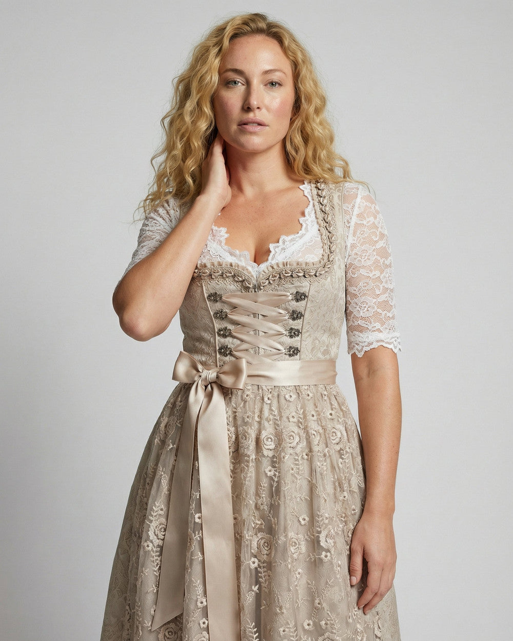 Heidi Traditionelles Dirndlkleid Schnürmieder