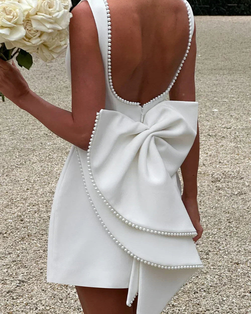 Lena Kurzes Kleid Schleife Rücken
