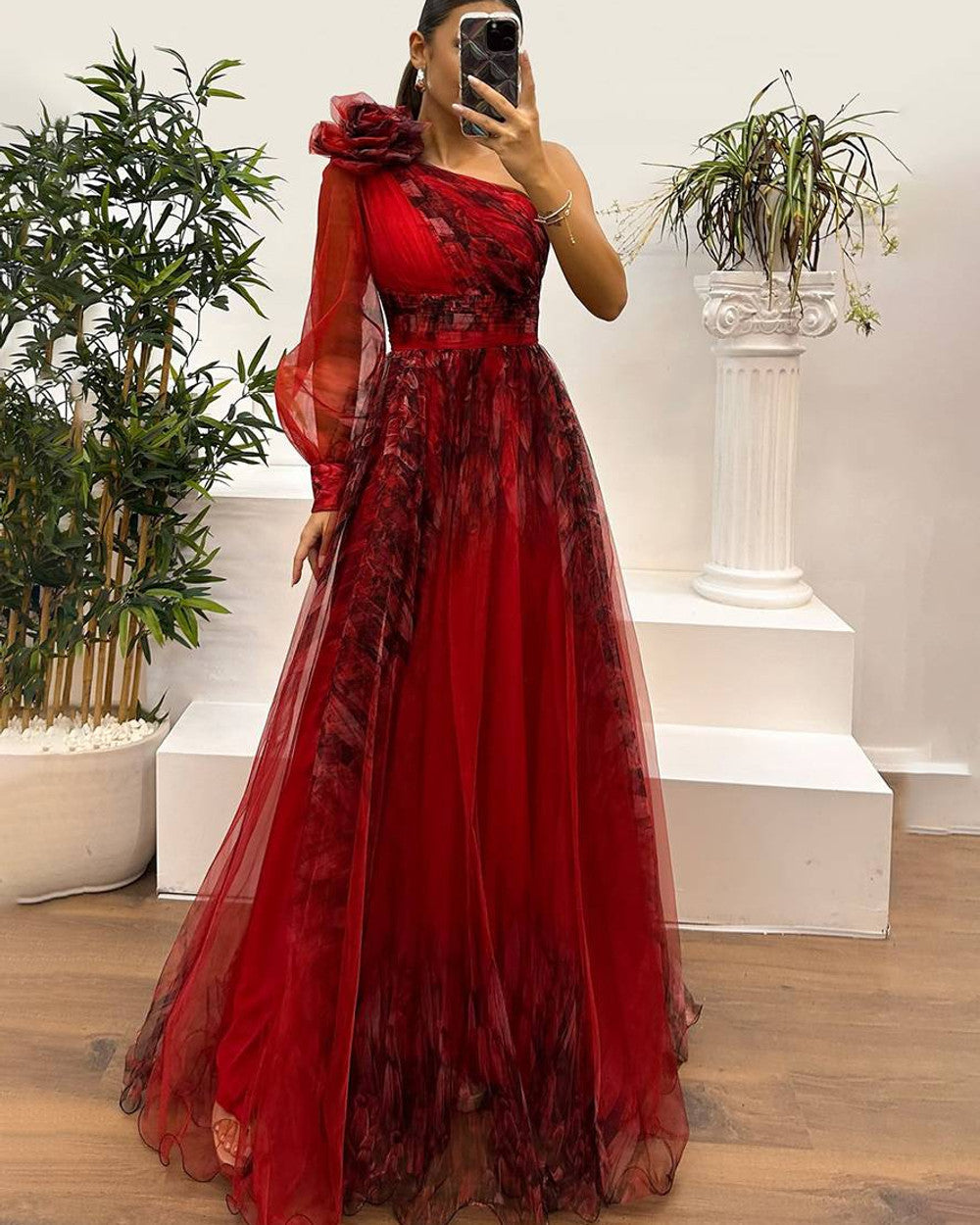 Lena Langes Abendkleid Blumenmuster Tüll