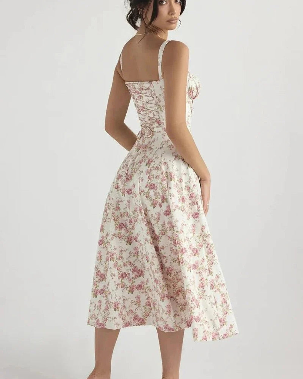 Linsay Elegantes Schnürkleid mit Schlitz