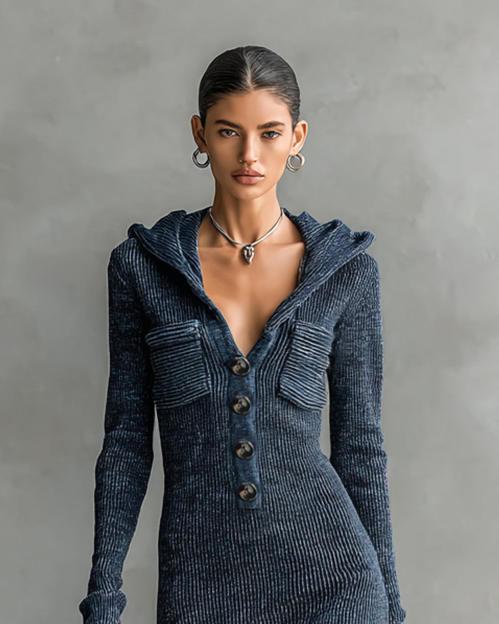 Lena Gestricktes Kapuzen-Maxikleid