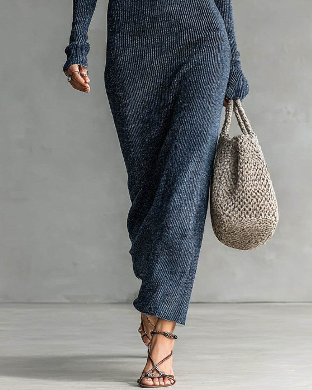 Lena Gestricktes Kapuzen-Maxikleid