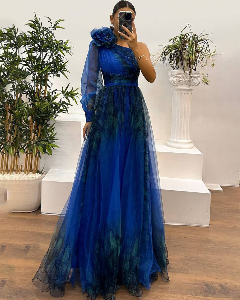Lena Langes Abendkleid Blumenmuster Tüll