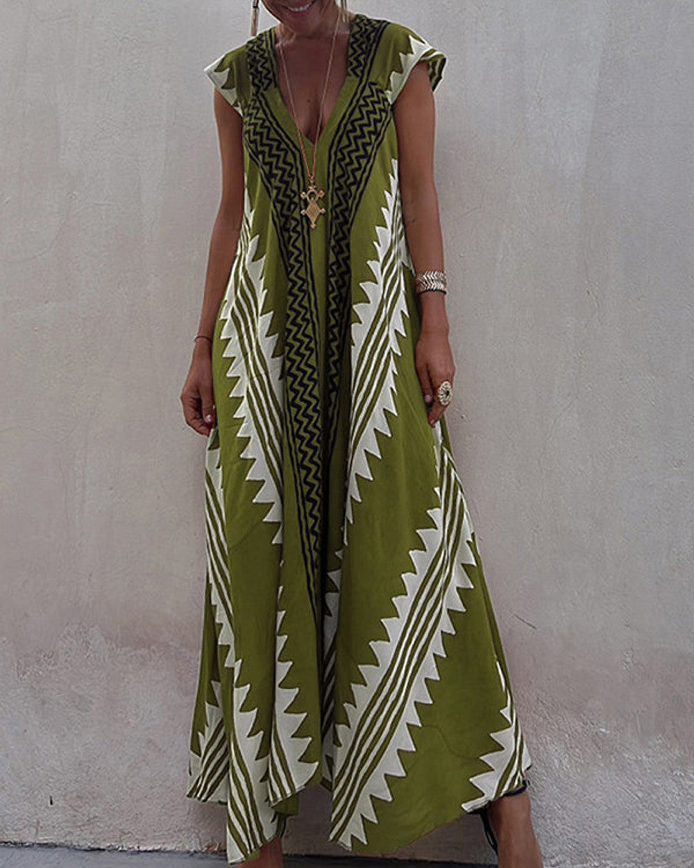 Lena Langes Strandkleid mit Ethno-Muster
