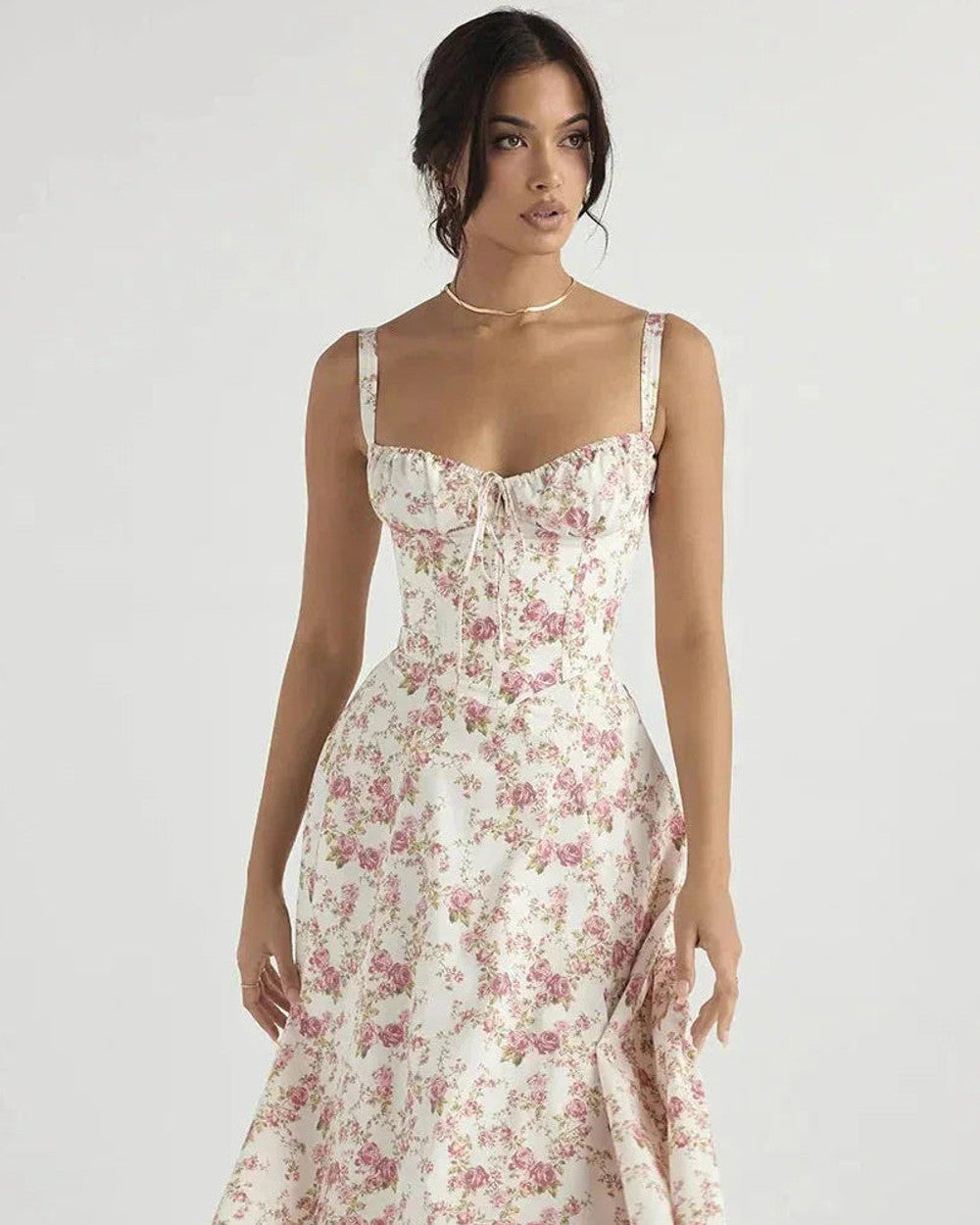 Linsay Elegantes Schnürkleid mit Schlitz