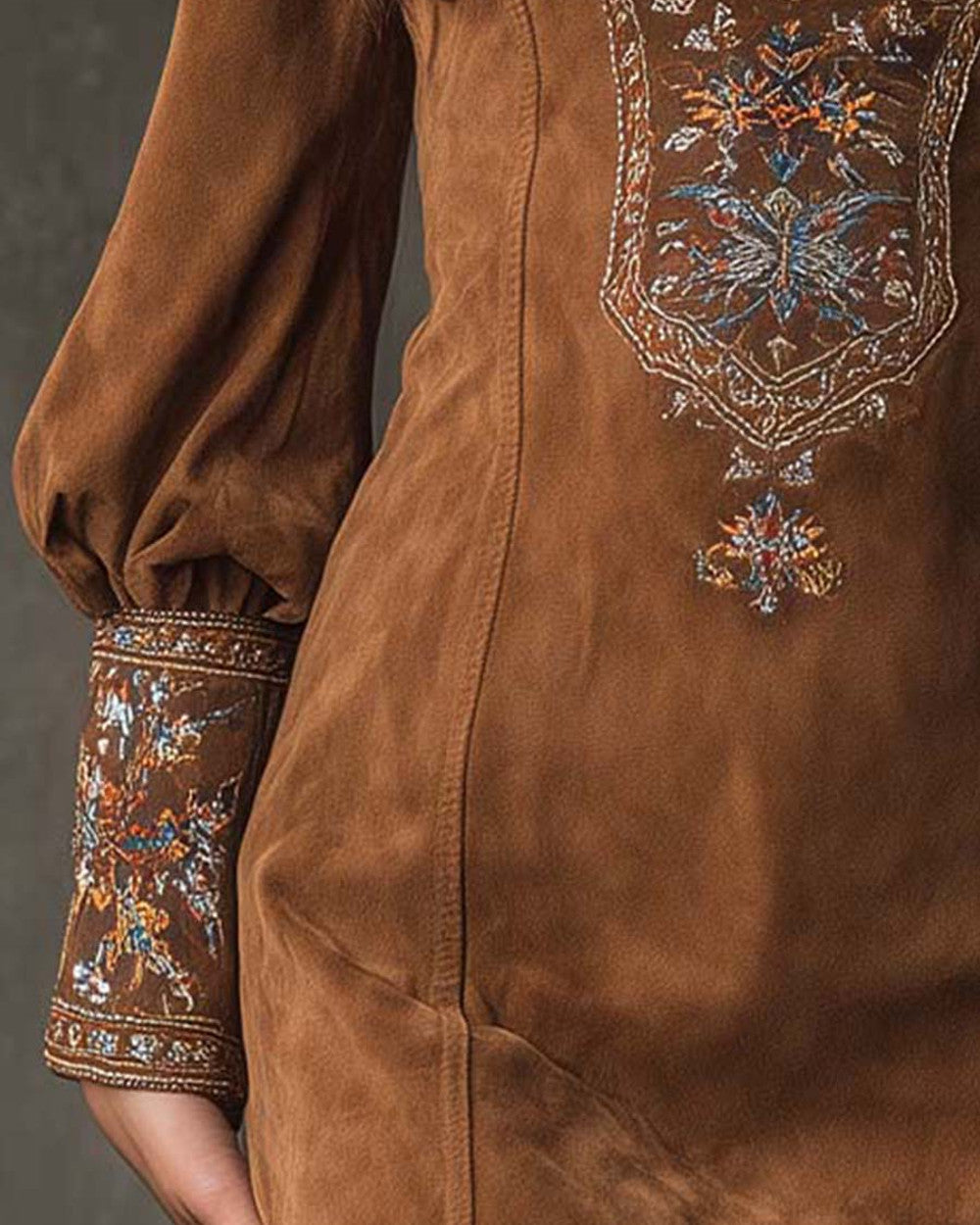 Emma Braunes Wildleder Minikleid