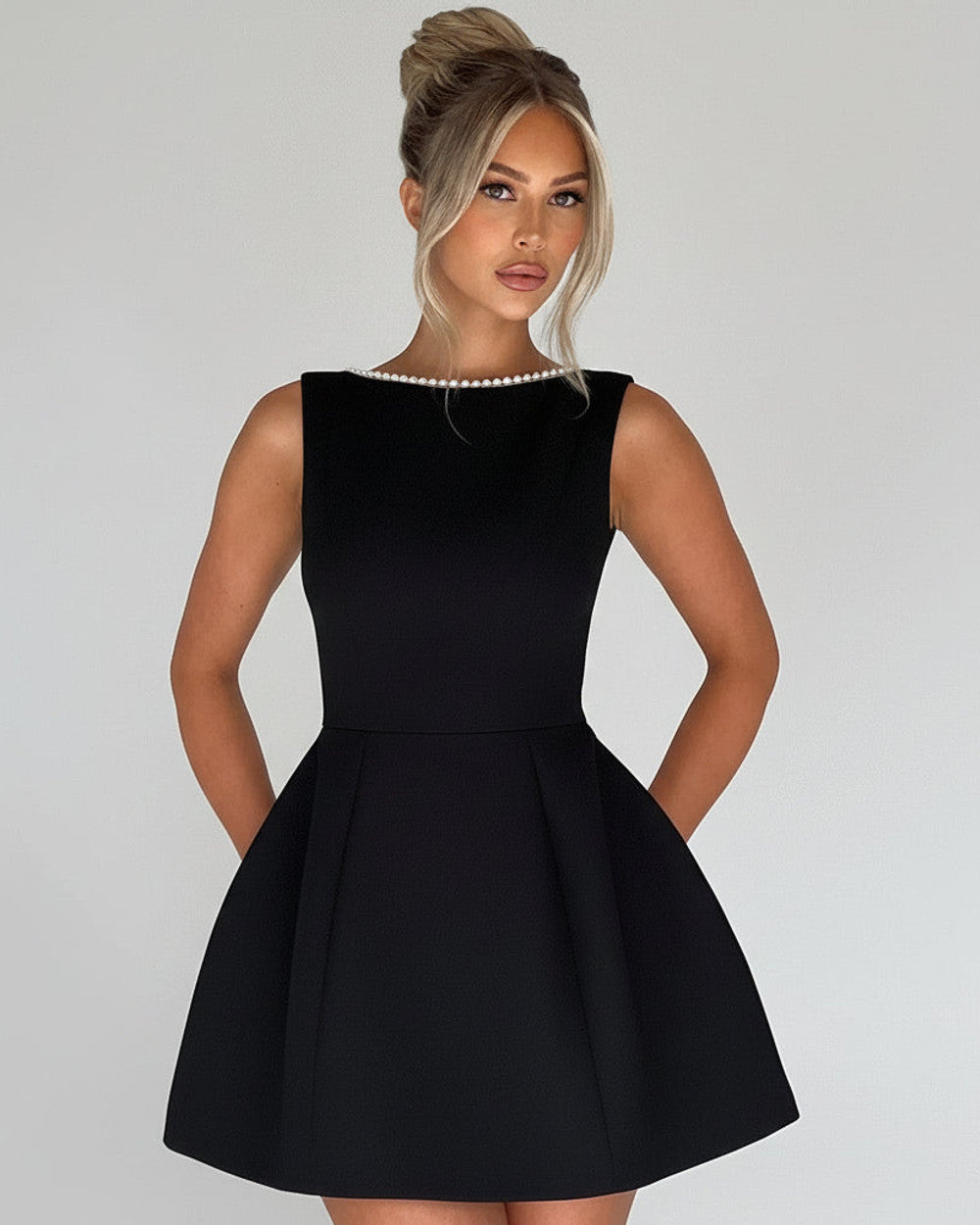 Lena Kurzes Kleid Schleife Rücken