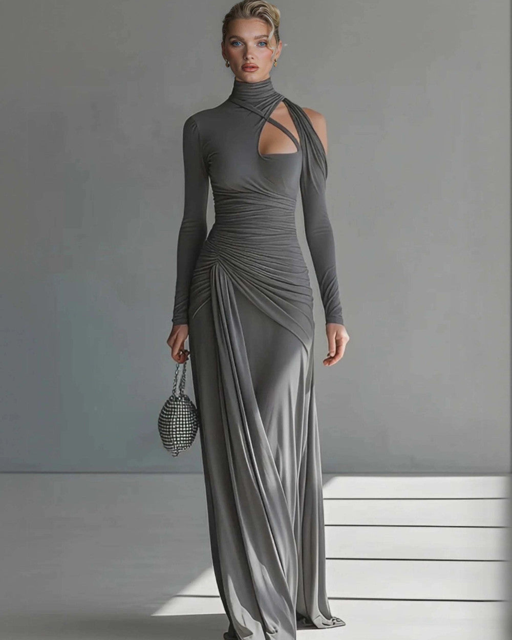 Lena Seidiges Maxikleid mit Falten