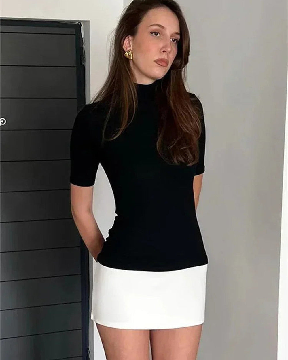 Nina Zweifarbiges Rollkragen Kurzes Kleid