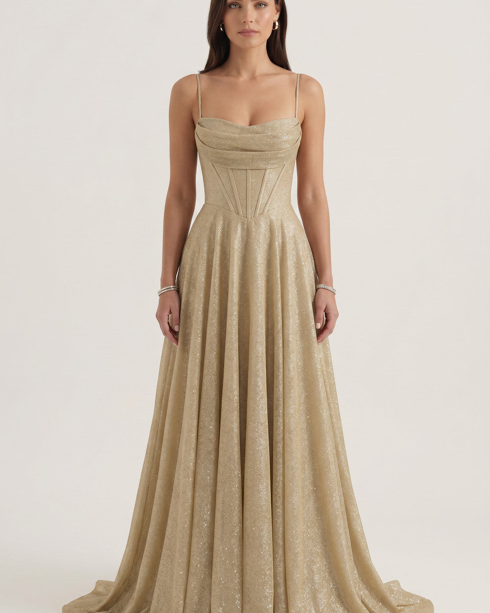 Alina Langes Abendkleid Bronzefarben
