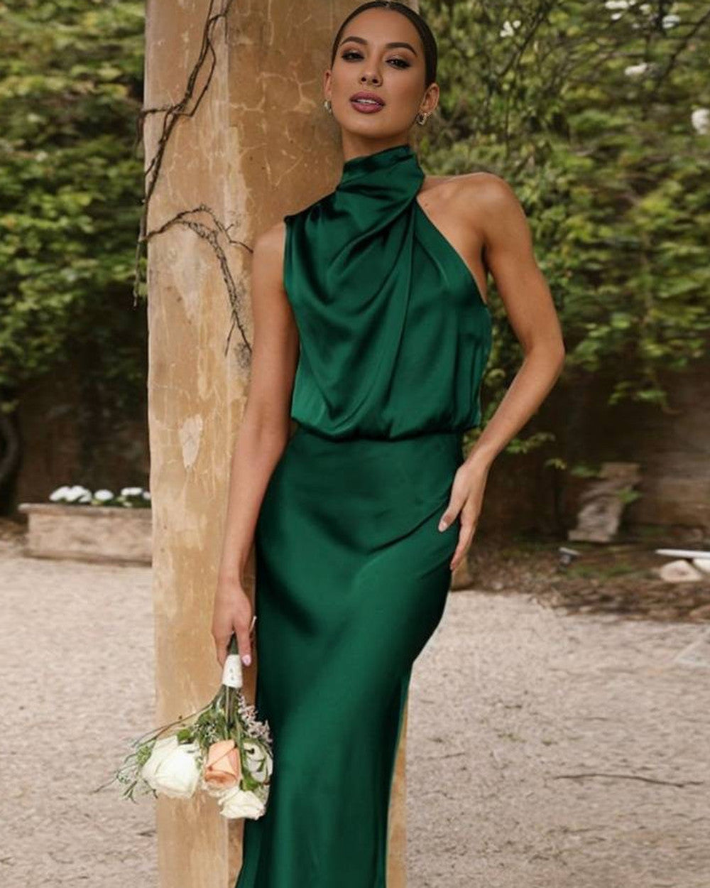 Lena Langes Abendkleid Neckholder Satin