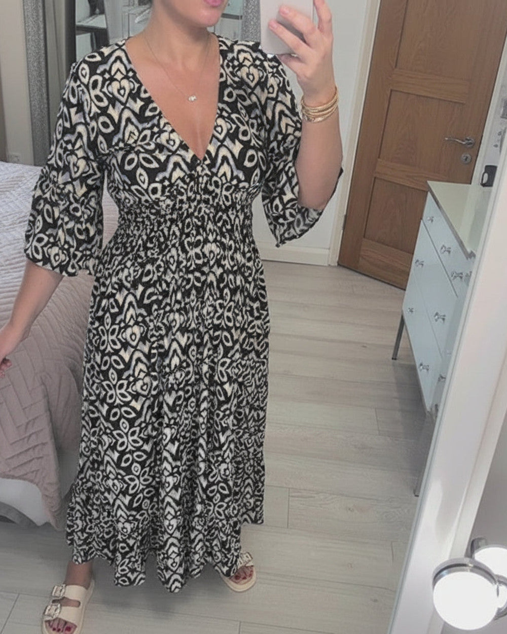 Lena Zwanglos Ausschnitt Sommerkleid