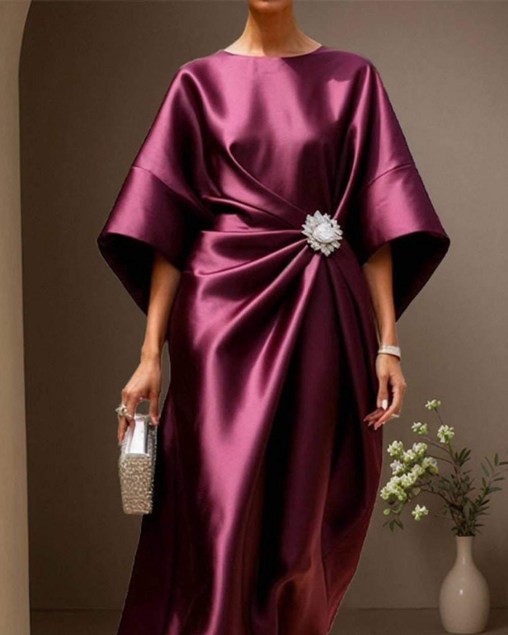 Lena Langes Abendkleid Satin Rundhals