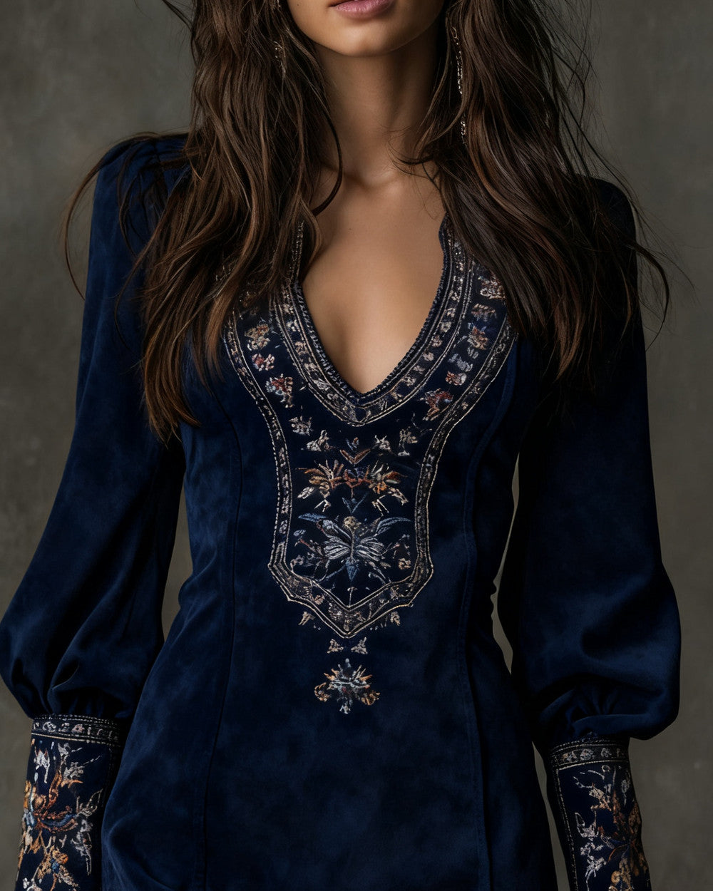 Emma Braunes Wildleder Minikleid