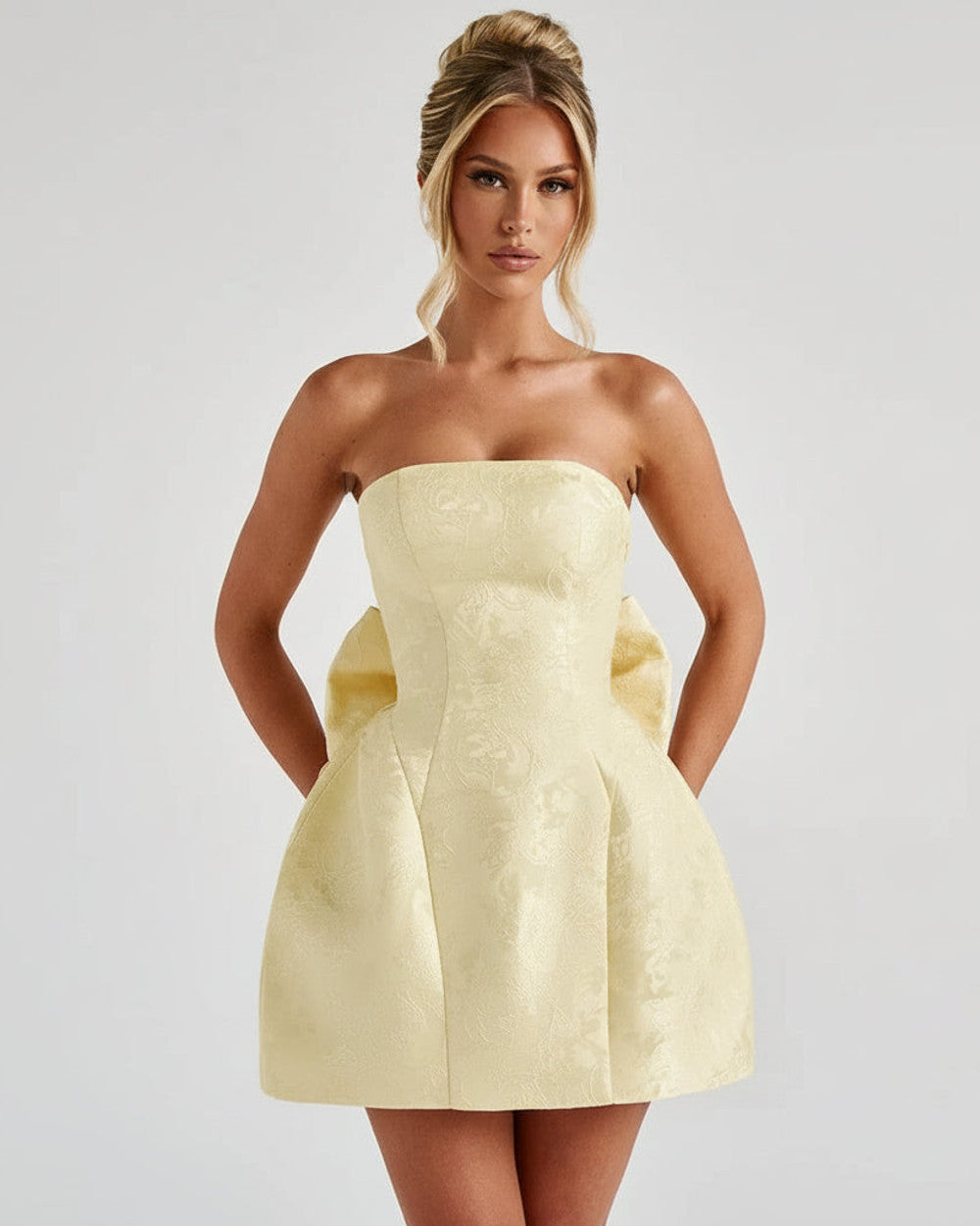 Alina Trägerloses Jacquardkleid Damen