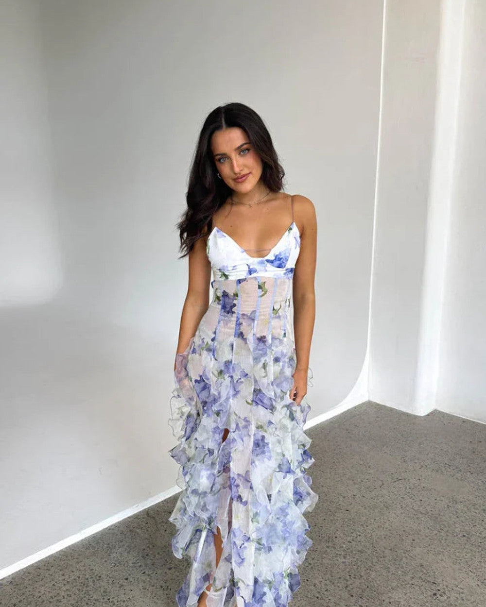 Lena Langes Blumenkleid mit Rüschen