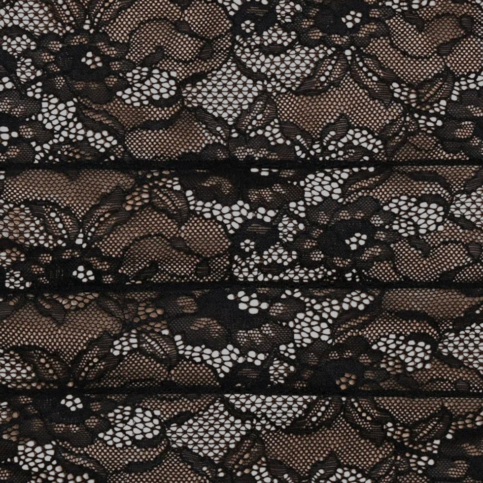 Langes Spitzenkleid mit langen Ärmeln