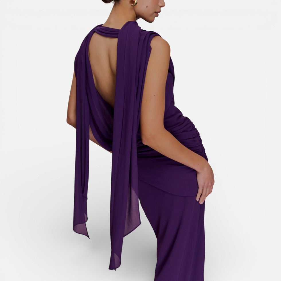 Langes Abendkleid mit tiefem Rückenausschnitt und Drapierung