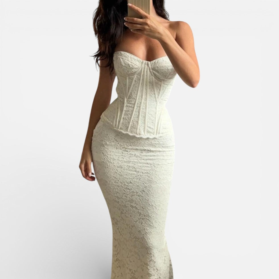 Langes Spitzenkleid mit trägerlosem Korsettoberteil