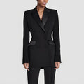 Blazer-Kleid mit doppelreihigem Design und Taschendetails