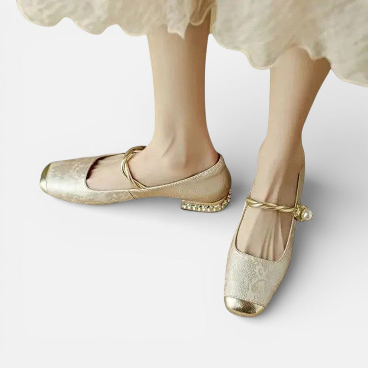 Orthopädische Damen Ballerinas mit Knöchelriemen und Absatz