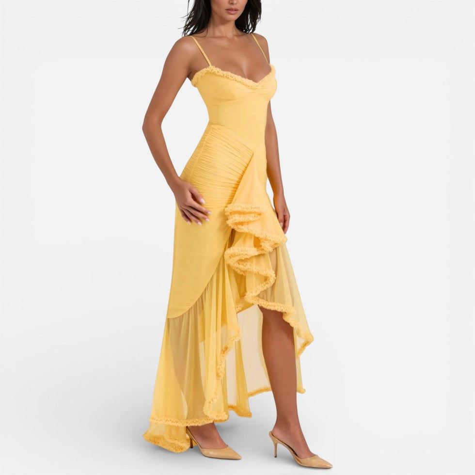 Langes Kleid mit Rüschen und Spaghettiträgern