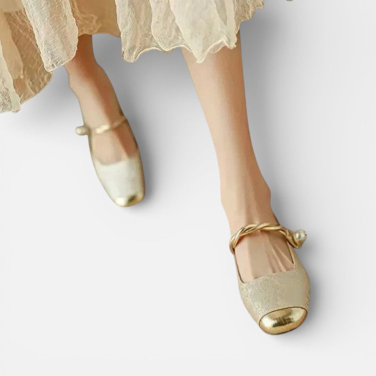 Orthopädische Damen Ballerinas mit Knöchelriemen und Absatz