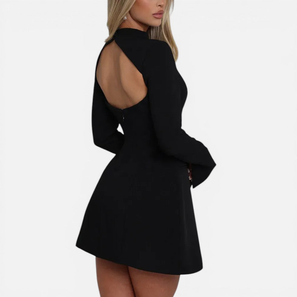 Minikleid mit langen Ärmeln und offenem Rücken