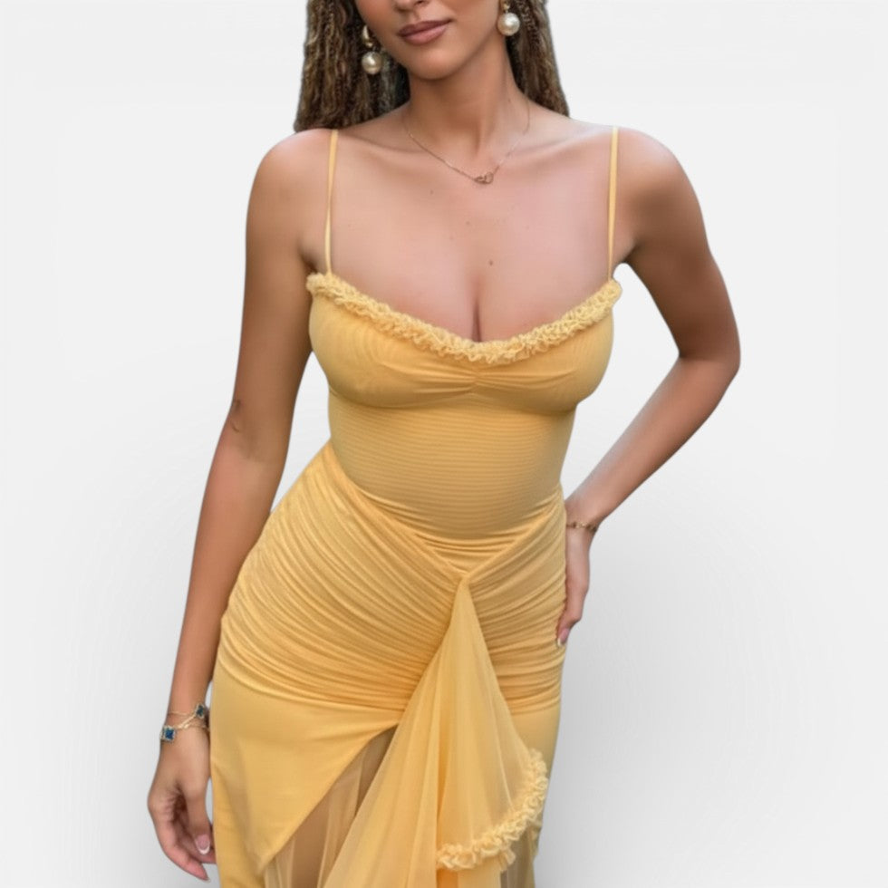 Langes Kleid mit Rüschen und Spaghettiträgern