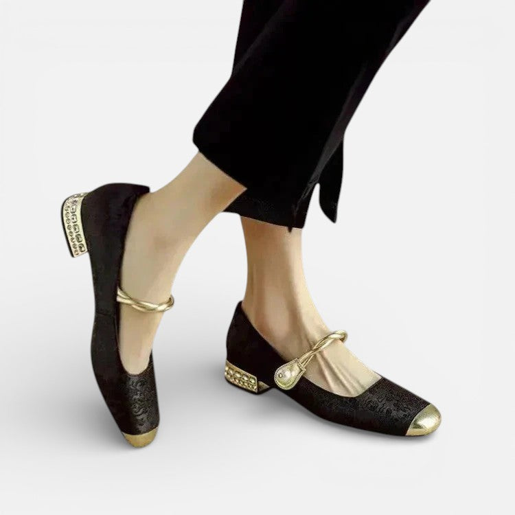 Orthopädische Damen Ballerinas mit Knöchelriemen und Absatz