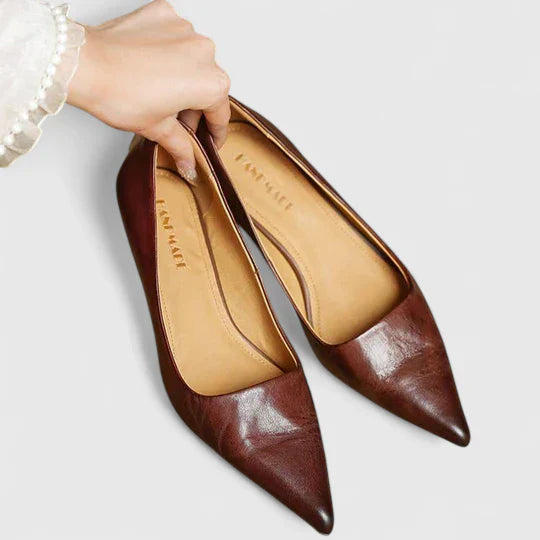 Rassy | Damen Pumps Spitze Zehenpartie Kitten Heel Elegant