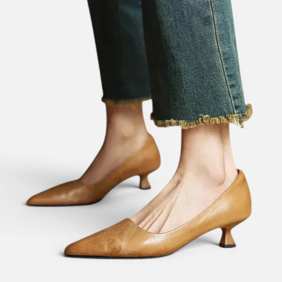 Orthopädische Pumps Spitz Zulaufend Kitten Absatz