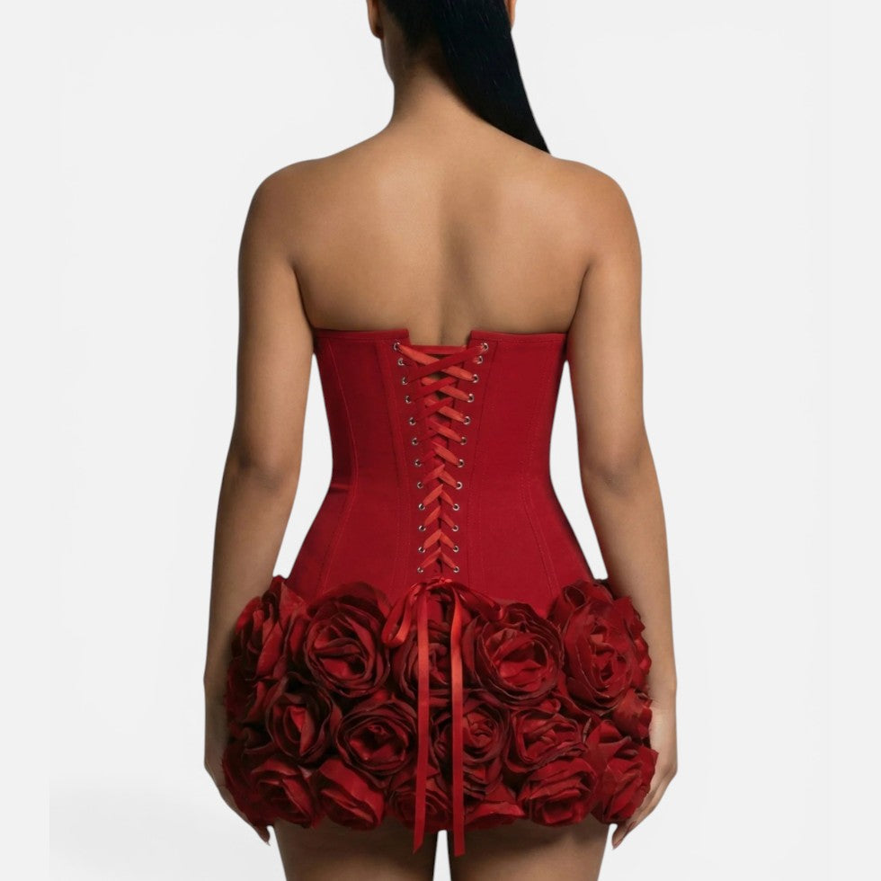 Trägerloses Minikleid mit Korsett und Volantrock