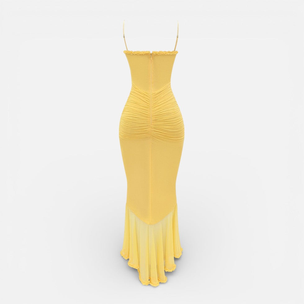 Langes Kleid mit Rüschen und Spaghettiträgern