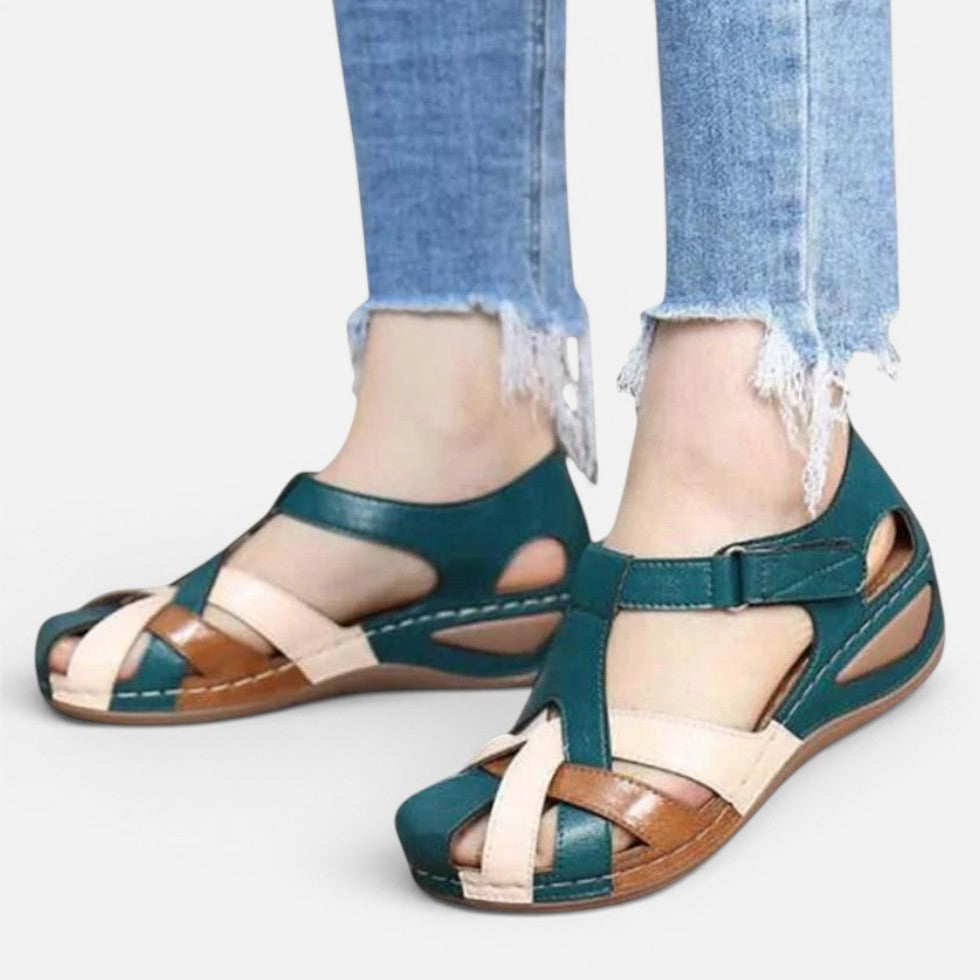 Damen Sandalen mit Riemen und Klettverschluss