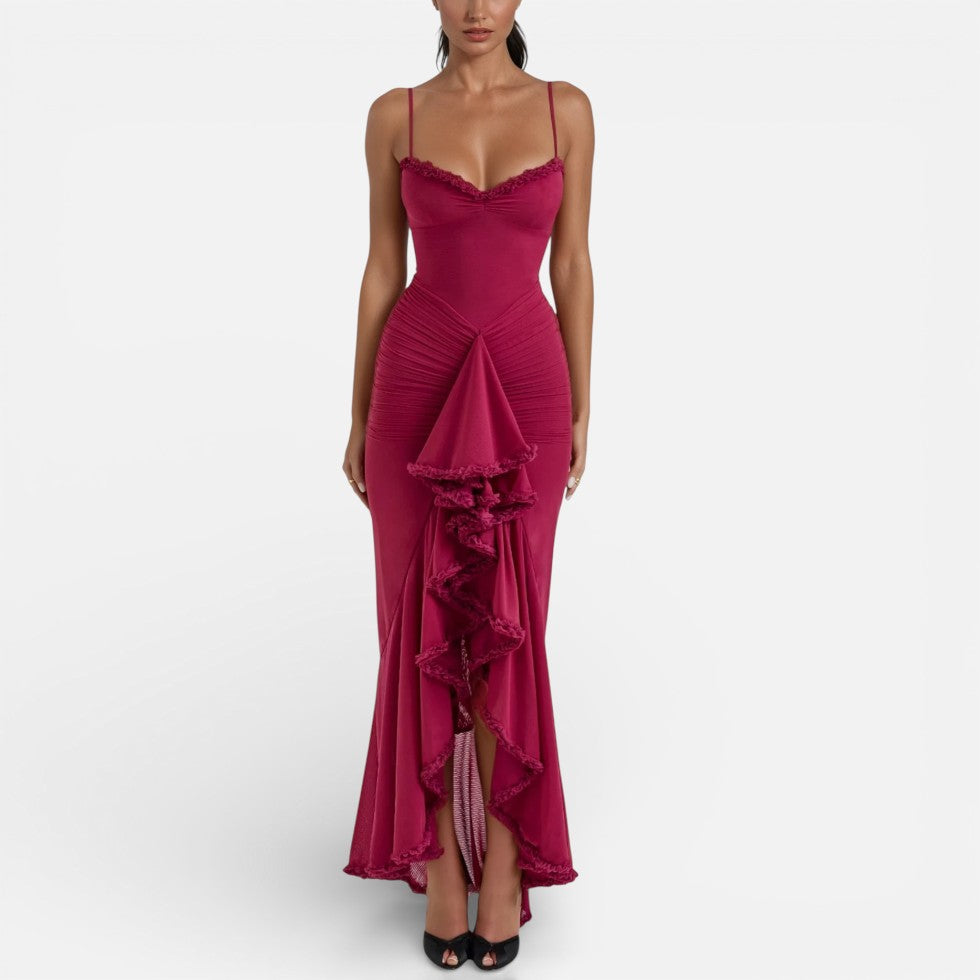Langes Kleid mit Rüschen und schmalen Trägern