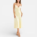 Satiniertes Midikleid mit Spitzenbesatz und Spaghettiträgern
