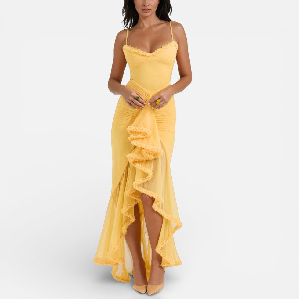 Langes Kleid mit Rüschen und Spaghettiträgern