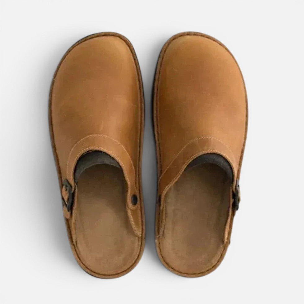 Clogs Slip On mit Schnalle und Profilsohle