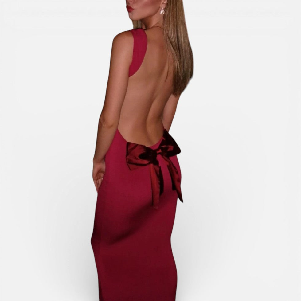 Langes Abendkleid mit Herzausschnitt und Schleife