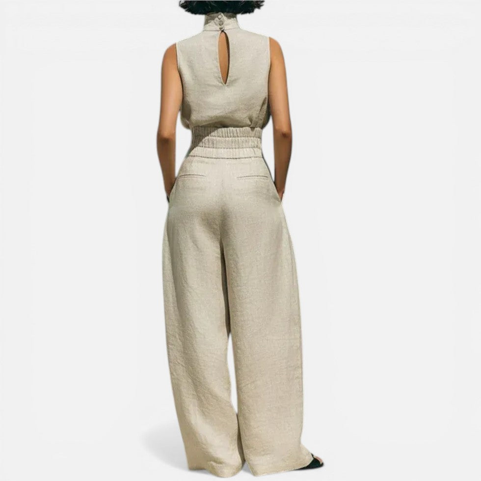 Ärmelloser Jumpsuit mit weitem Bein und Stehkragen
